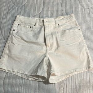 American Eagle Women’s Highest Rise 90s boyfriend short white size 12